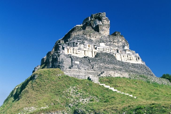  Xunantunich, (Belize)